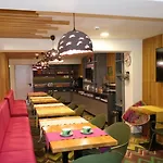 Hotel Eloom 3*